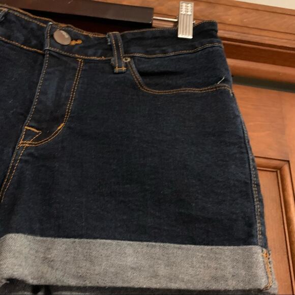 Urban Outfitters BDG Women's Denim Shorts Blue Shortie Mid Rise Roll Hem SZ 27 - Picture 2 of 8